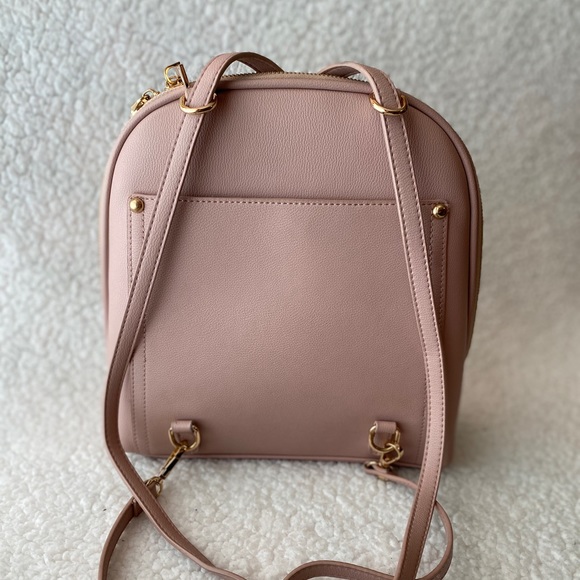 Backpack - Picture 2 of 3